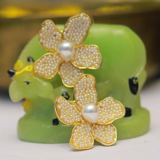 Kiyana Floral Pearl Stud Earrings - Image 2