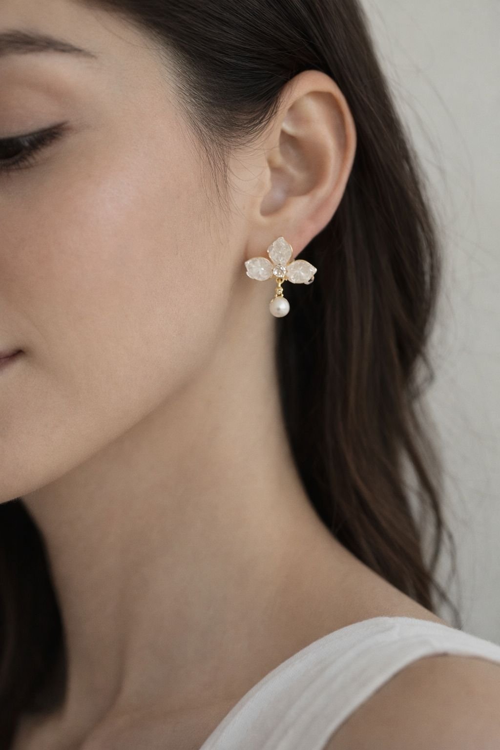 Floral Pearl Drop Earrings - Elegant & Minimal Design
